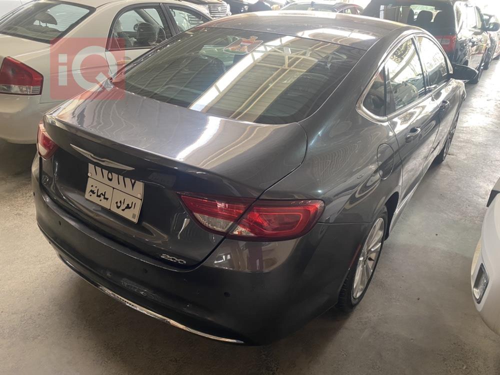 Chrysler 200